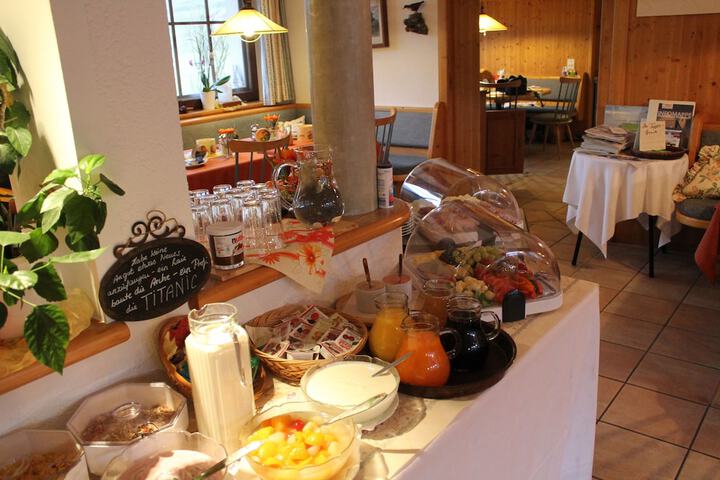 Breakfast/Coffee Service 45 of 76