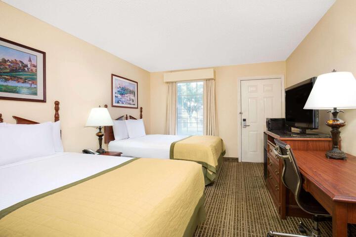 2 Double Beds (3 of 25)