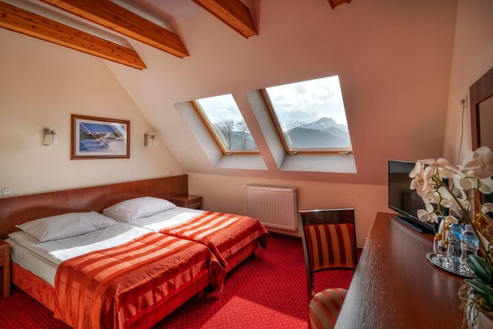 Room 6 of 30