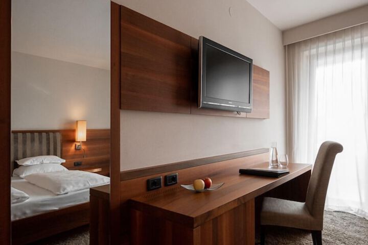 Room 5 of 58