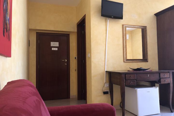 Room 30 of 53