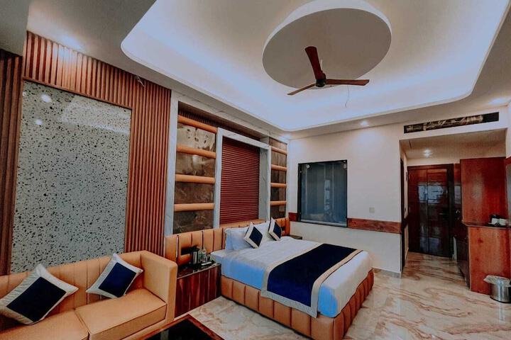 Room 3 of 19