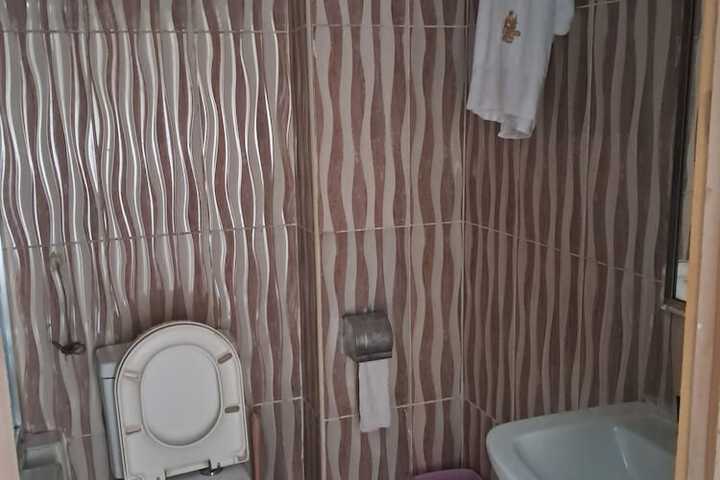 Room 21 of 37