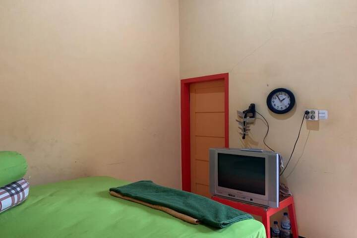 Room 9 of 15