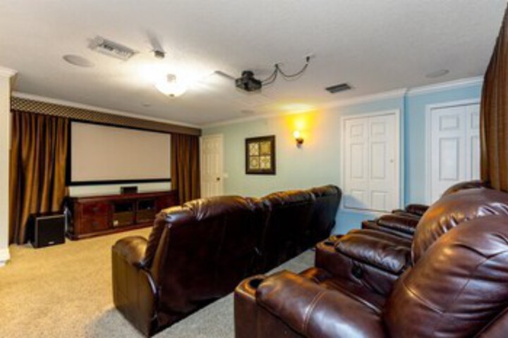 Room 13 of 37