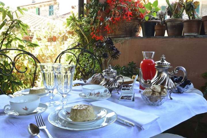 Breakfast/Coffee Service 17 of 32