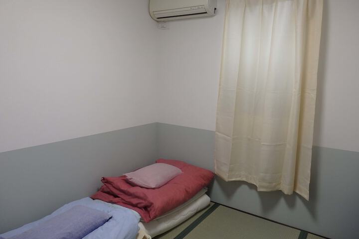 Room 15 of 33
