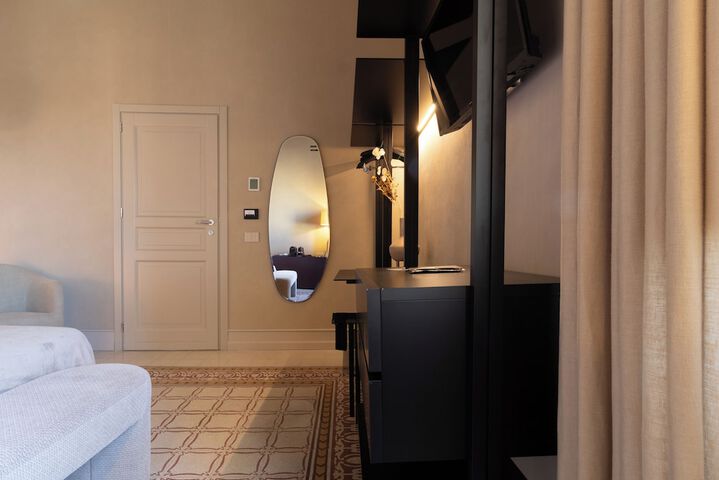 Room 10 of 86