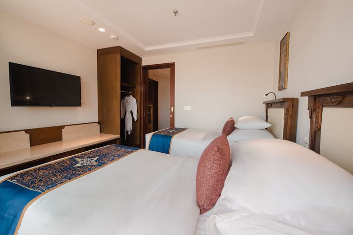 Room 25 of 192
