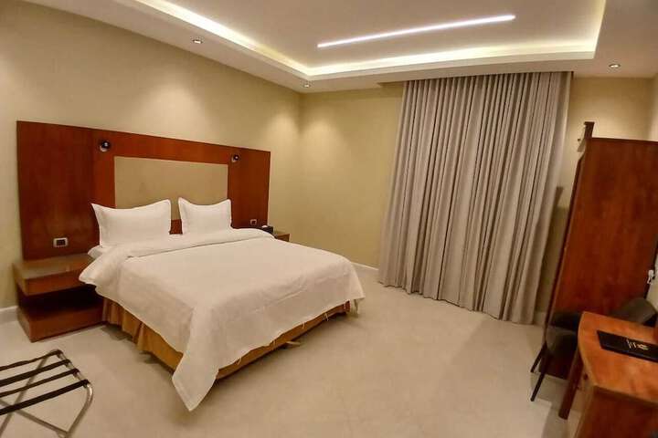 Room 6 of 29