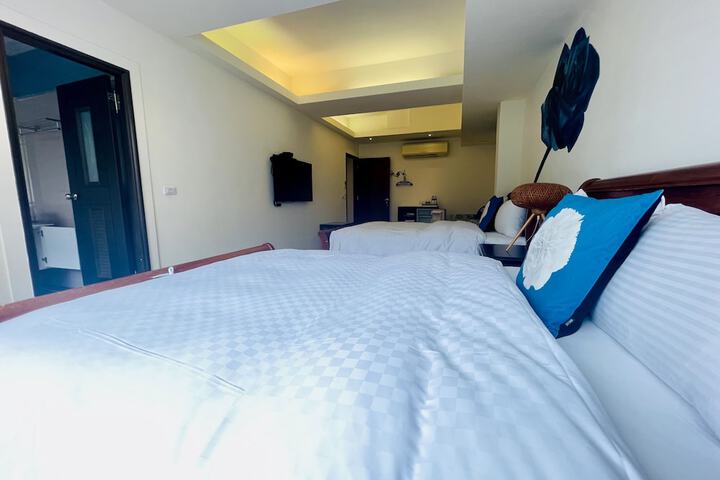 Room 8 of 24
