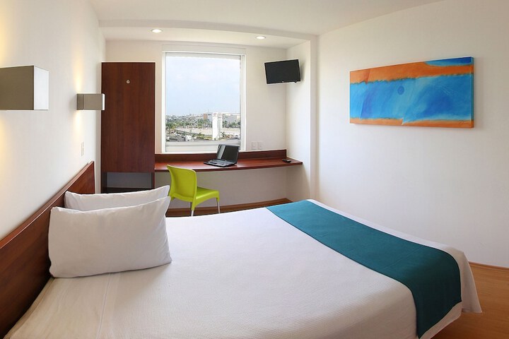 Room 9 of 35