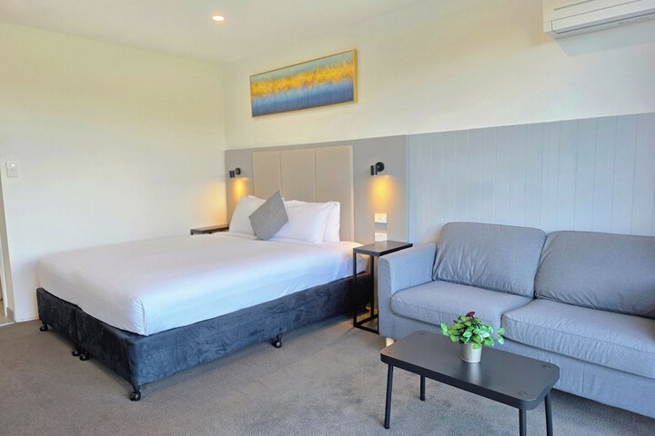 Room 34 of 53