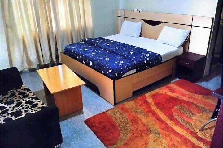 Room 15 of 27