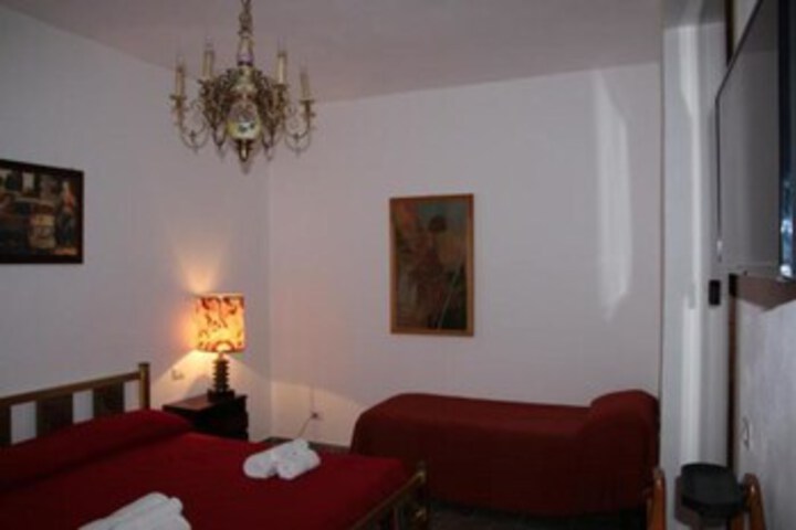 Room 4 of 15
