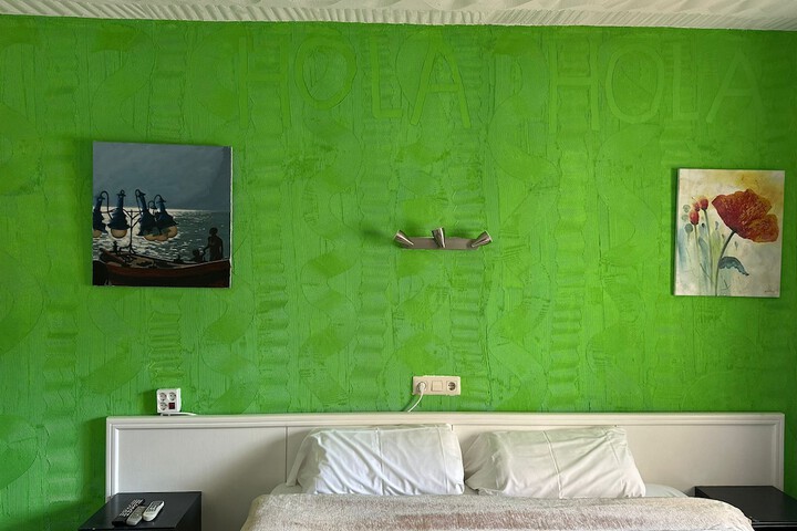 Room 40 of 133