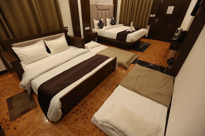 Room 25 of 98