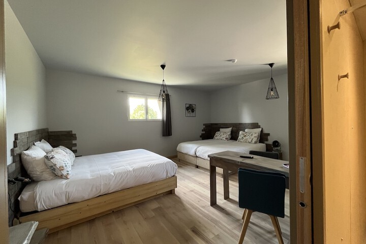 Room 42 of 97
