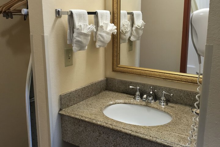 Bathroom sink