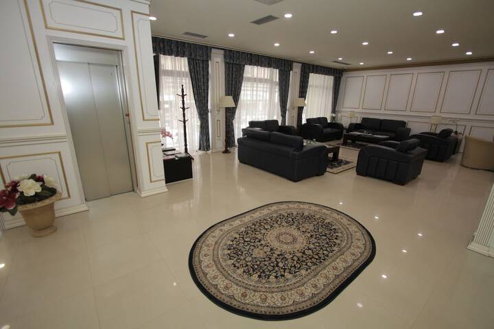 Entrance & Lobby