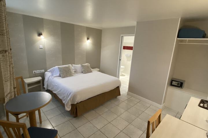Room 19 of 93