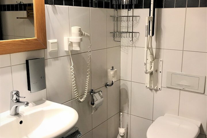 Room 34 of 71