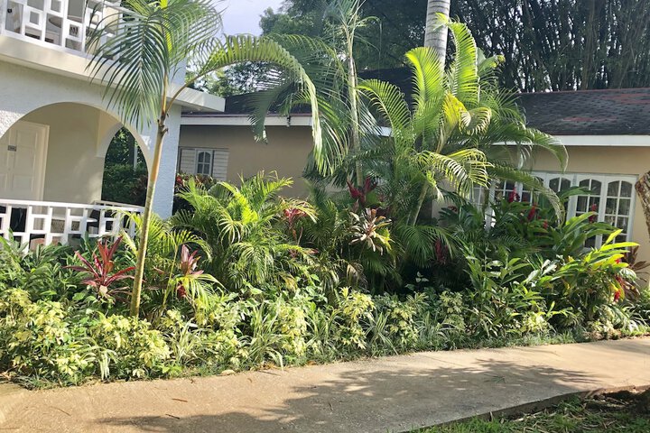 Property Grounds 19 of 32