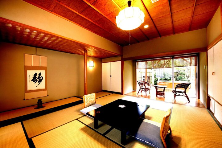 Room 14 of 43