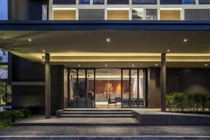 Hotel 53 of 54