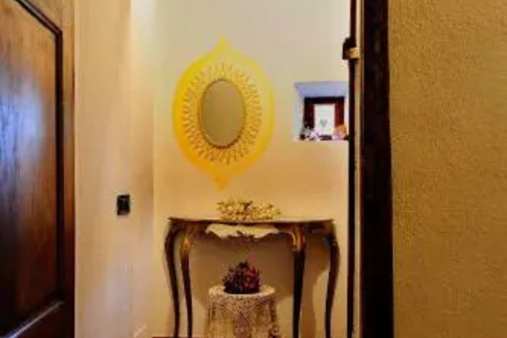 Room 4 of 14