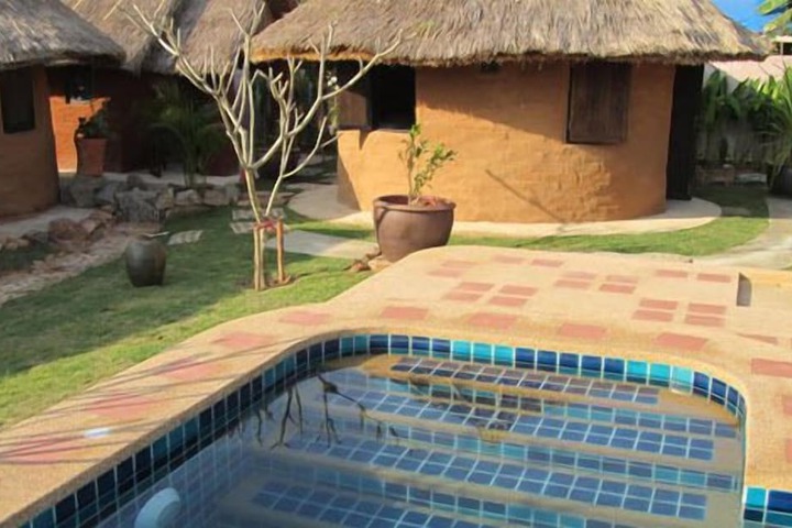 Pool 28 of 40