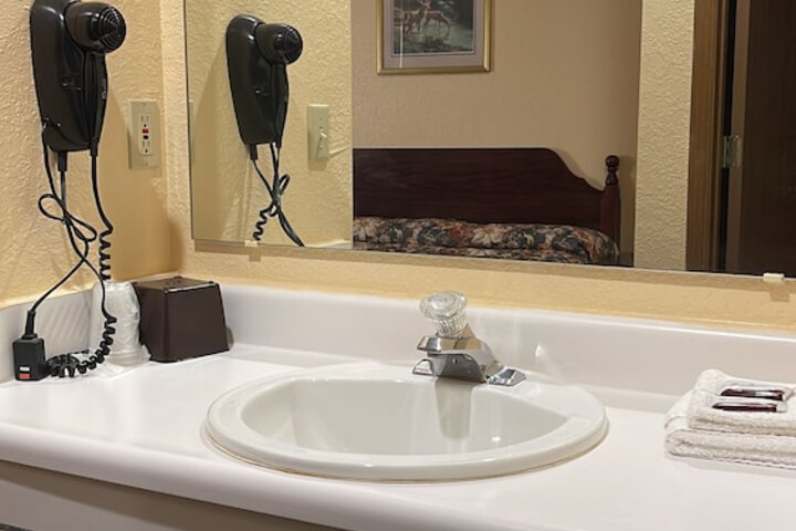 Room 33 of 63
