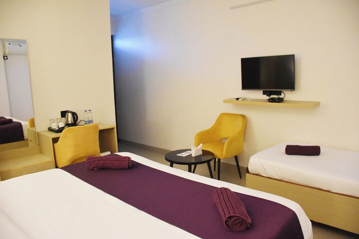 Room 5 of 14