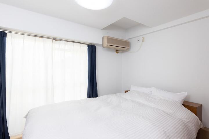 Room 3 of 28