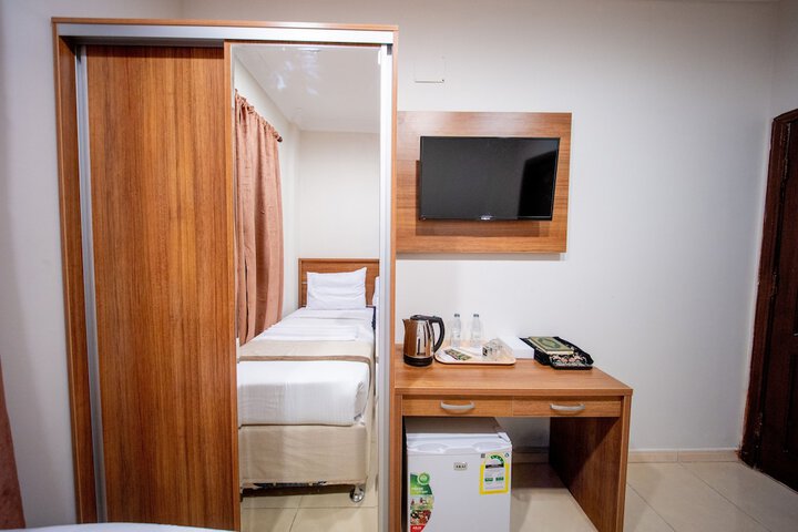 Room 13 of 31