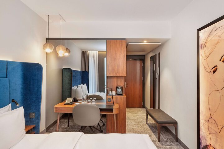 Room 19 of 39
