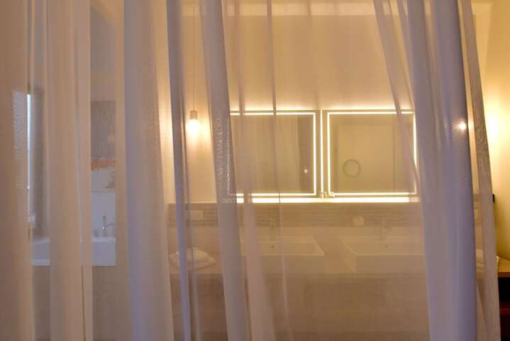 Room 45 of 60
