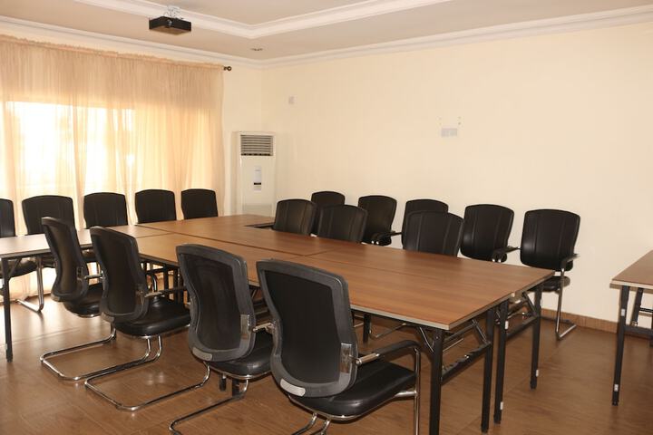Business Center 83 of 93