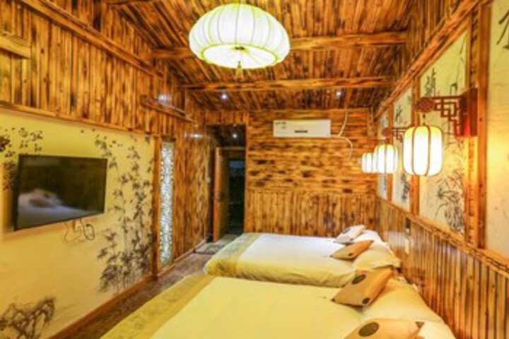 Room 4 of 6
