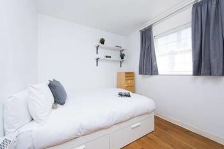 Room 9 of 19