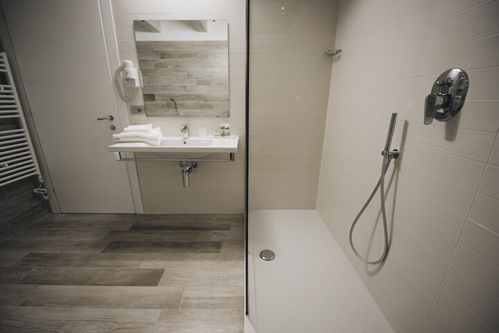 Room 18 of 21