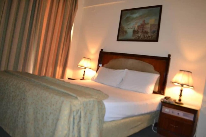 Room 5 of 30