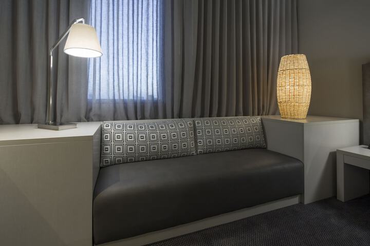 Room 16 of 42