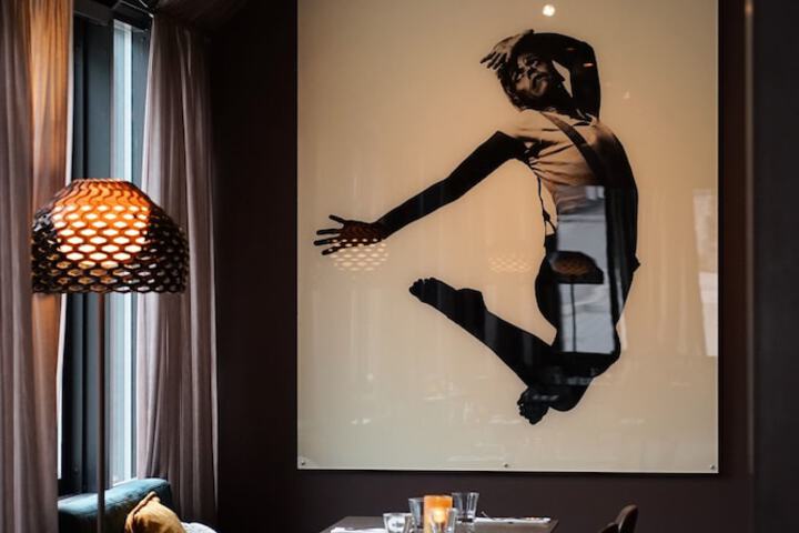 Dining 68 of 100
