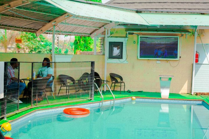Pool 18 of 27
