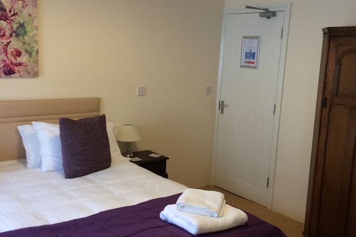 Room 2 of 29
