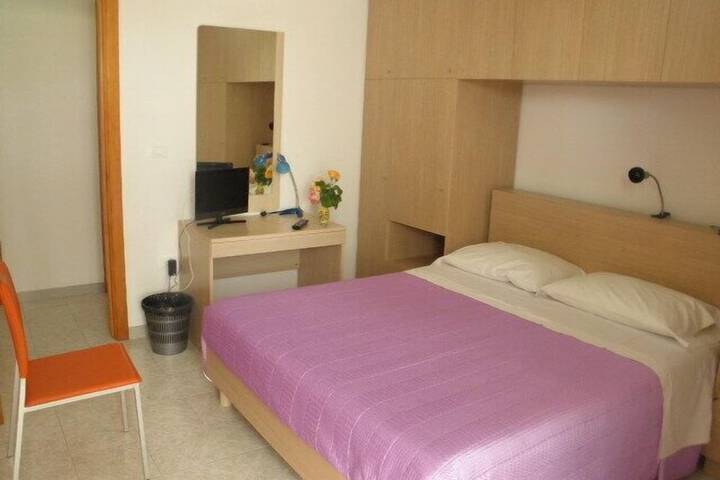 Room 30 of 64