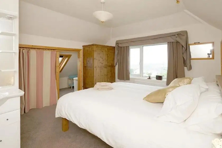 Room 2 of 13