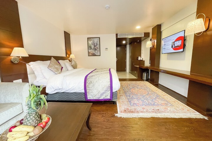 Room 14 of 48