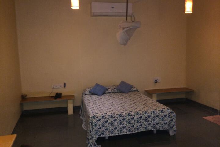 Room 73 of 233